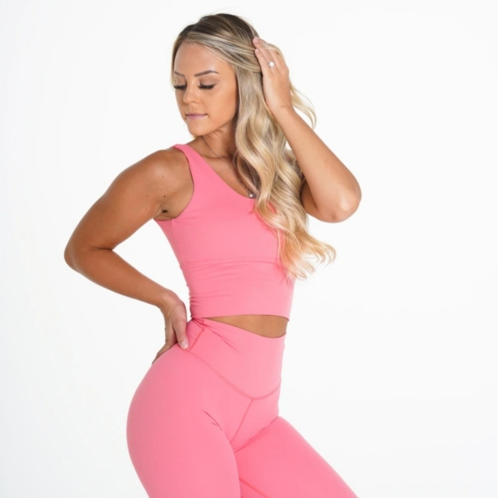 Hibiscus NVGTN Essence top